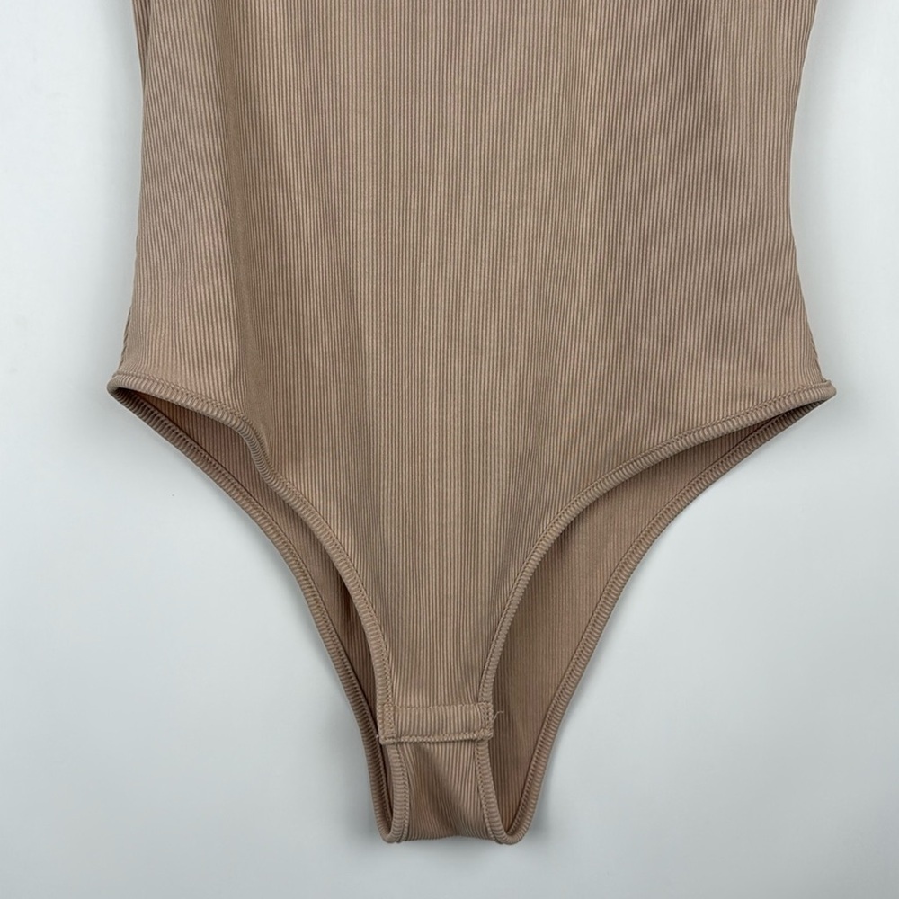 Milumia Tan Sleeveless Racerback Ribbed Bodysuit  Size Large - Picture 7 of 9